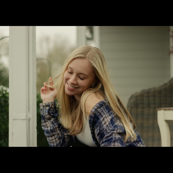 Meet your Posher, Leah - Picture 1 of 7